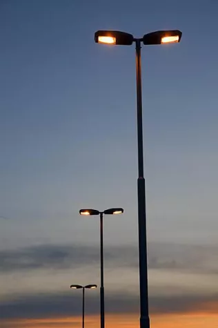 Bild: Straßenbeleuchtung bringt Kommunen in Bredouille