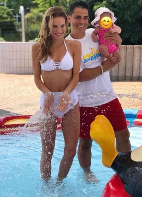 Bild: Baby-Schwimmen mit Silva Gonzalez, Stefanie Schanzleh und Ella