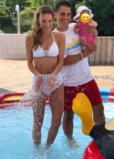 Baby-Schwimmen mit Silva Gonzalez, Stefanie Schanzleh und Ella Bild: Baby-Schwimmen mit Silva Gonzalez, Stefanie Schanzleh und Ella
