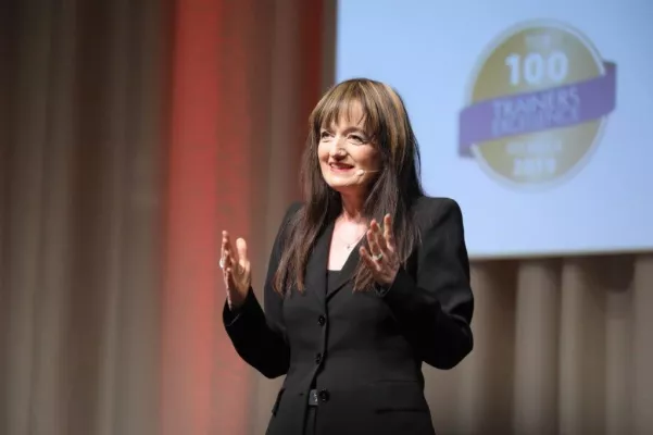 Bild: Speakers Excellence - Das neue Buch "Mind Change Code®" von Sabine Oberhardt