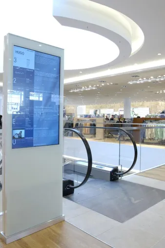 Bild: Im Zeichen des "red dot": prämiertes netvico Produkt im neu eröffneten P&C-Weltstadthaus in Mannheim