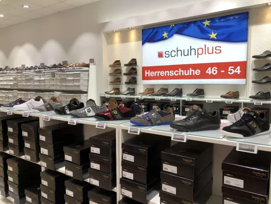 Bild: Herrenschuhe Übergröße bei schuhplus in Kaltenkirchen im Ohland-Park