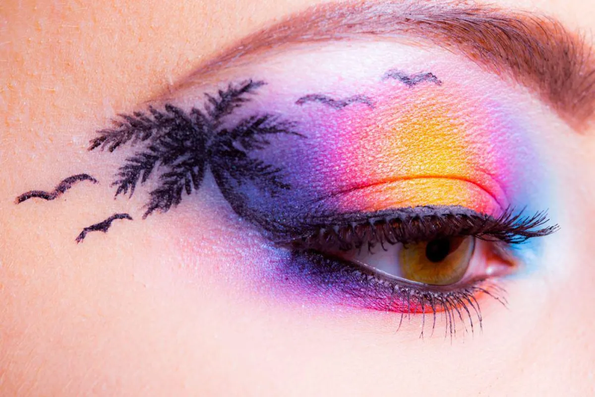 Der Sommer soll sorglos sein. Die bloos Make-up & Hair Academy macht es möglich.