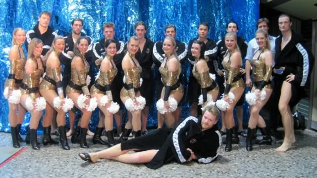 Bild: Cheerleader und tropische Temperaturen beim Weltliga-Spiel