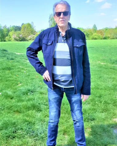 Bild: IN MEDIAS RES ...   ... WILLKOMMMEN IM MEDIENSUMPF