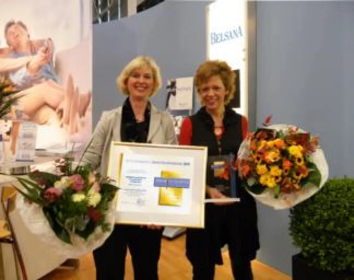 Bestes VenenFachCenter 2010 V. l. n. r.: VenenFachBeraterin P. Glatkowski und Apothekeninhaberin A. Saalfeld.