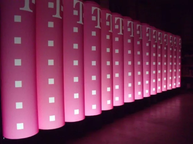 Bild: Evolution Gmbh entwickelt neue Werbesäulen Leuchtsäulen