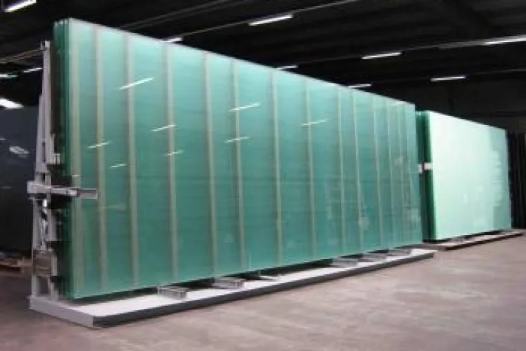 Bild: SAINT-GOBAIN GLASS Deutschland produziert erstmalig Glas in den Abmessungen 930 x 321 cm
