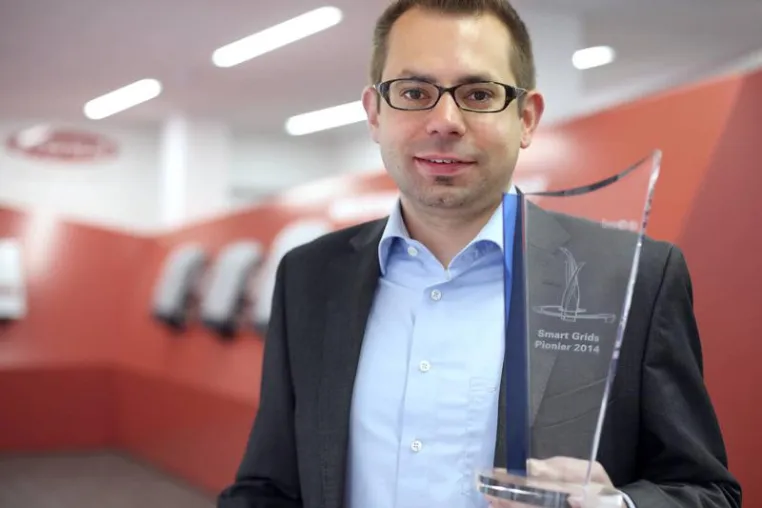 Fronius erhält Nachhaltigkeitszertifizierung und Auszeichnung als Smart Grids Pionier Bild: Fronius erhält Nachhaltigkeitszertifizierung und Auszeichnung als Smart Grids Pionier