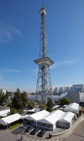 Zelteinsatz auf Leitmessen Bild: Zelteinsatz auf Leitmessen