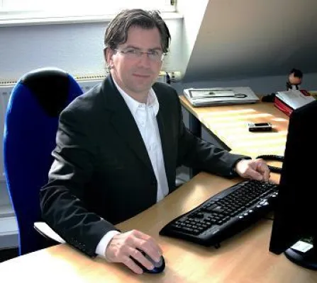 Bild: Seit zehn Jahren erfolgreich im Internet Business - webauto.de