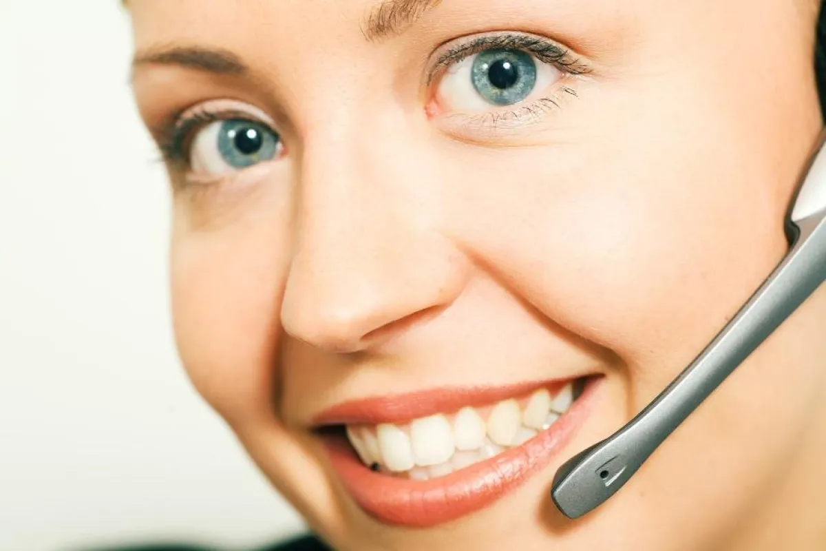 Professionell und freundlich: Callcenter Mitarbeiterin
