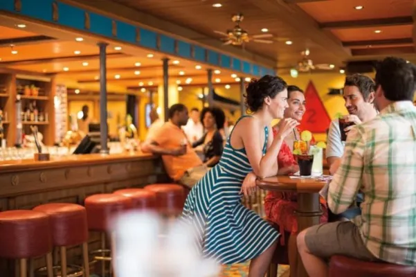 Bild: Wider Hitze und Durst – Carnival Cruise Line spendiert Getränkepaket