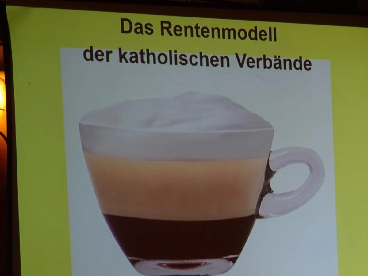 Das Cappuccino-Modell. Synonym für ein dreistufiges Rentenmodell der katholischen Verbände.