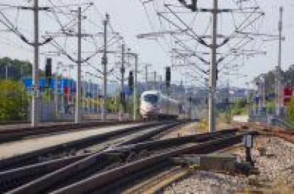Bild: Werden Sie anerkannte Blitzschutzfachkraft für Bahnanlagen!
