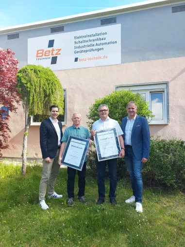 Bild: Betz Technik ehrt langjährige Mitarbeiter für 25 Jahre Betriebszugehörigkeit