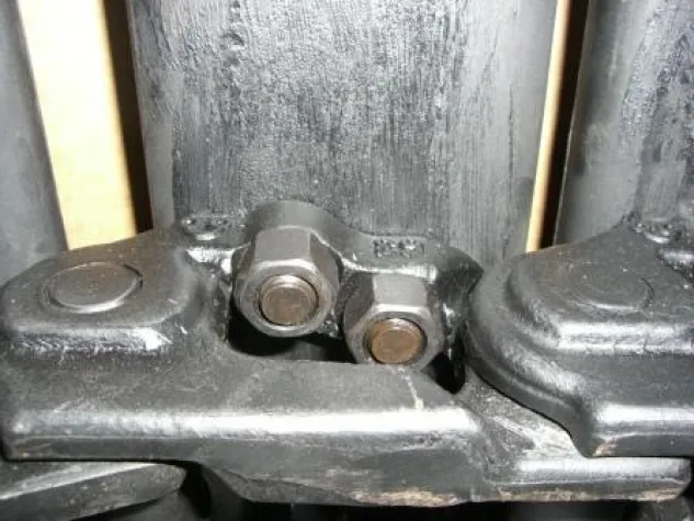 Neuentwicklung GUMA-TECH Roadliner- Kette 300mm bis 3,7 Tonnen Minibagger Bild: Neuentwicklung GUMA-TECH Roadliner- Kette 300mm bis 3,7 Tonnen Minibagger