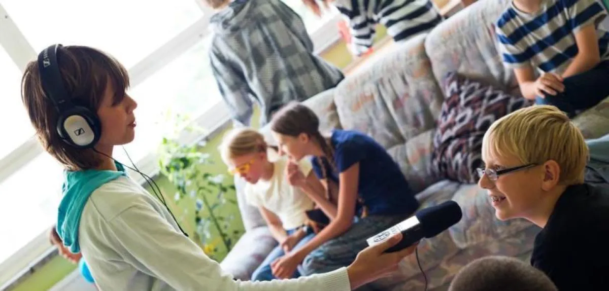 Nachwuchs-Reporter Philipp Primas von der Montessori-Mittelschule in Plauen in Aktion.