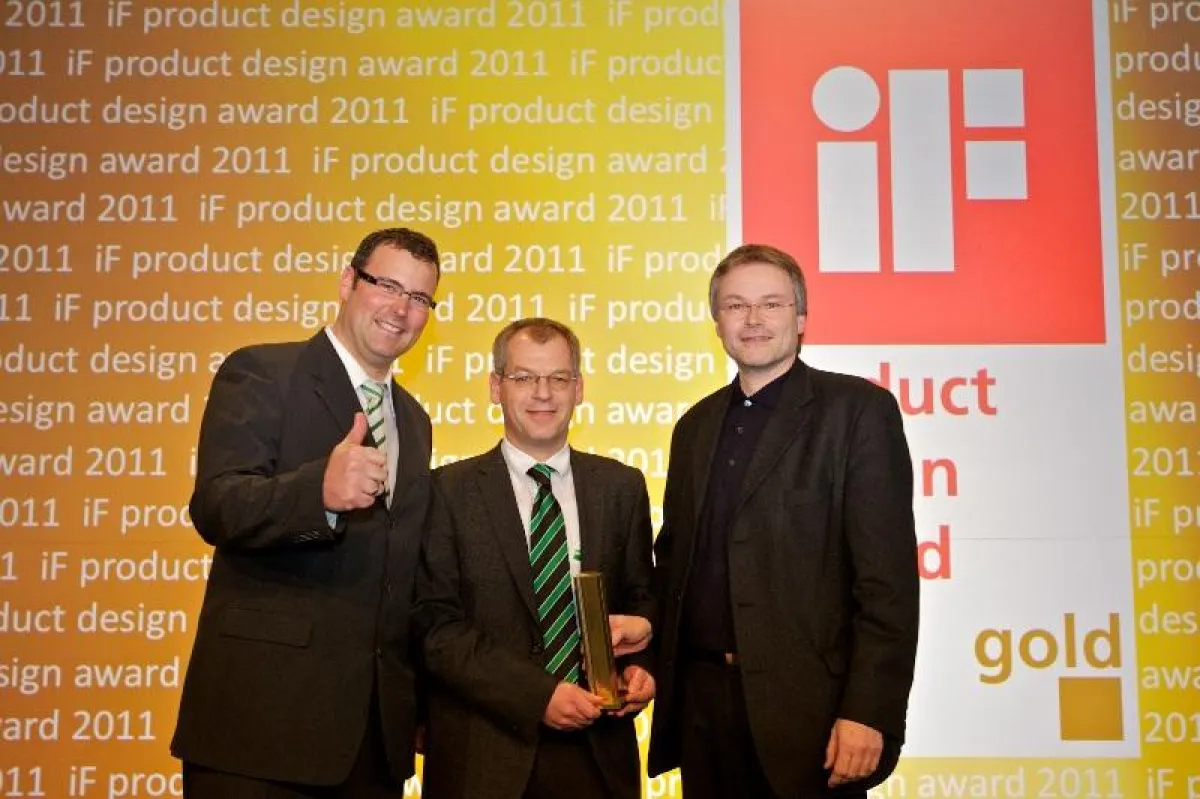 v.l.n.r:Martin Shuh (bott), Bernd Geiger (bott) und Robert Müller (Tedes Designteam) bei der Preisverleihung am 1.3.11 in Hannover