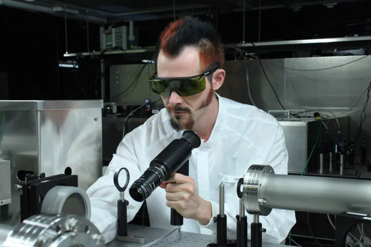 Bild: Millionenförderung des BMFTR für „Fusionstalent“ – Dr. Jonas Ohland von GSI/FAIR wird Nachwuchsgruppe leiten