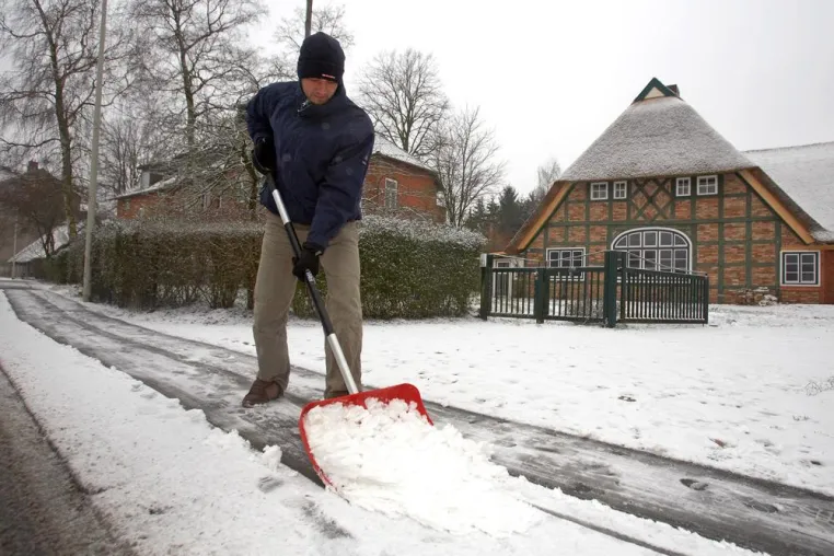 Bild: Schnee, Eis und Glätte: Wissenswertes rund um Räum- und Streupflicht
