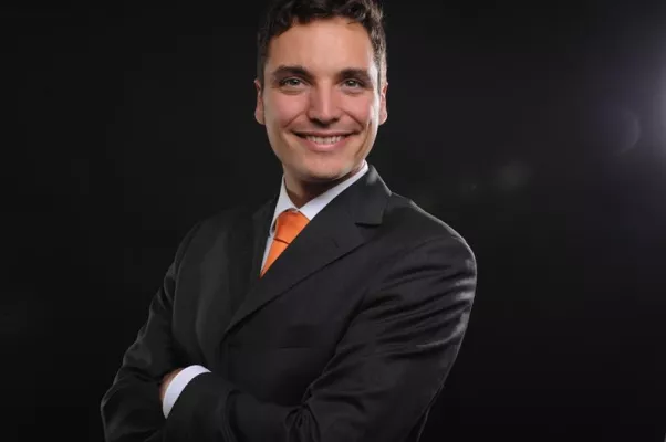 Mitarbeiter wollen geführt werden. Viele Führungskräfte führen nicht – auch weil sie es nie gelernt haben Bild: Mitarbeiter wollen geführt werden. Viele Führungskräfte führen nicht – auch weil sie es nie gelernt haben