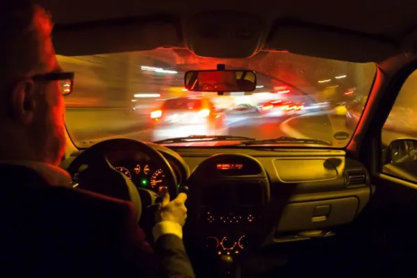 Bild: Brillengläser-Check zur 'dunklen Jahreszeit'