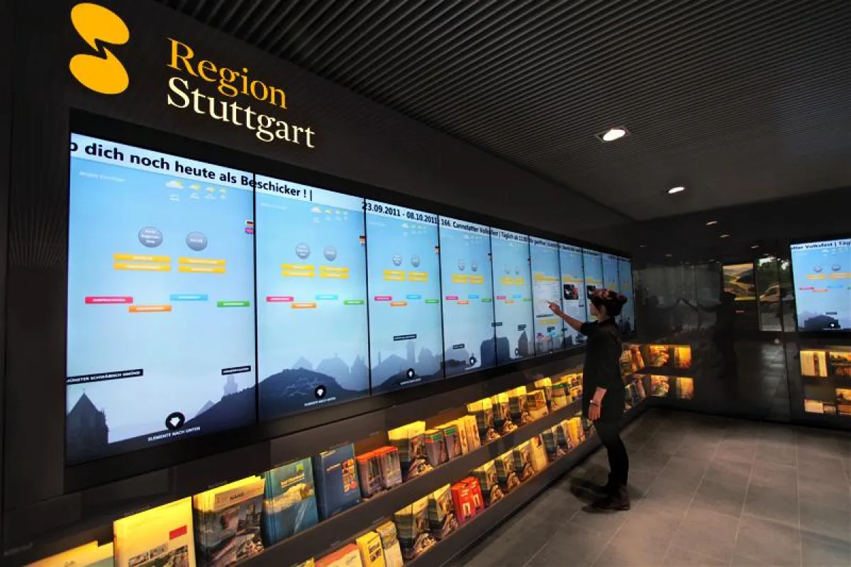 Regiowall Stuttgart Multitouch Wand
