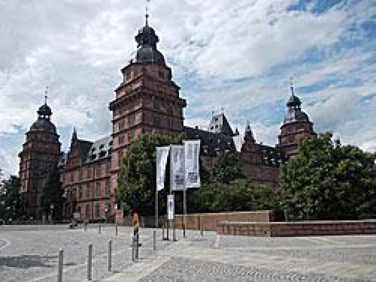 Blick auf das historische Schloss Johannisburg - das Wahrzeichen der Stadt Aschaffenburg