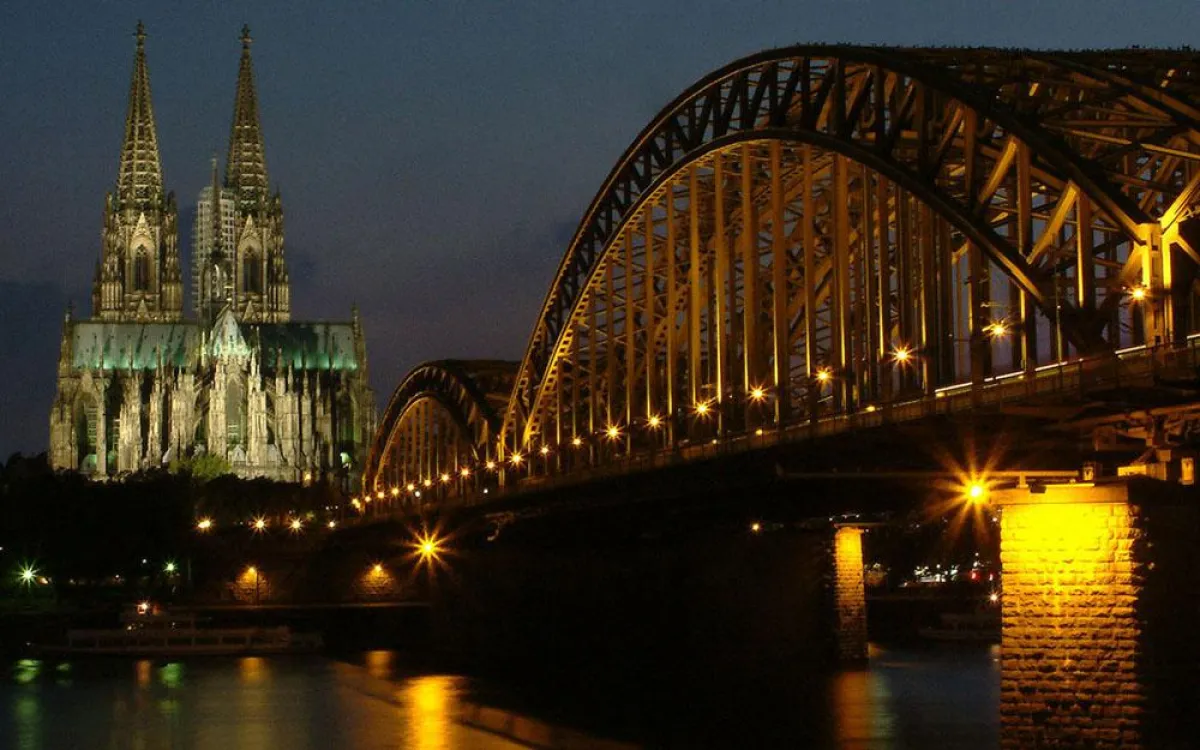 Brigitte Christoph lädt am Abend des 26. Oktober zum 24. KölnBall in das Maritim Hotel am Rhein.