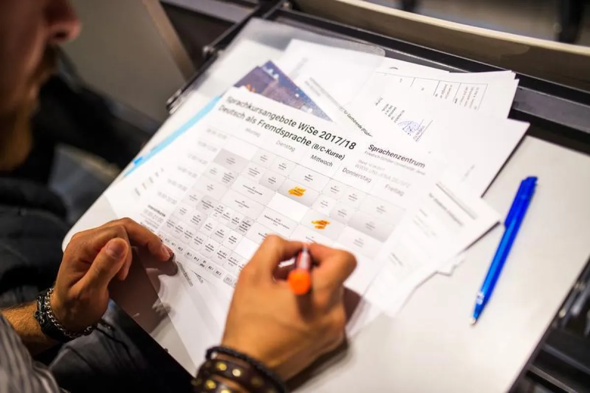Das Sprachniveau der Flüchtlinge im Gasthörerprogramm der Uni Jena ist deutlich gestiegen. Über 85 Prozent belegen im Wintersemester 2017/18 Deutschkurse im Niveau B1 und höher. (Foto: Christoph Worsc