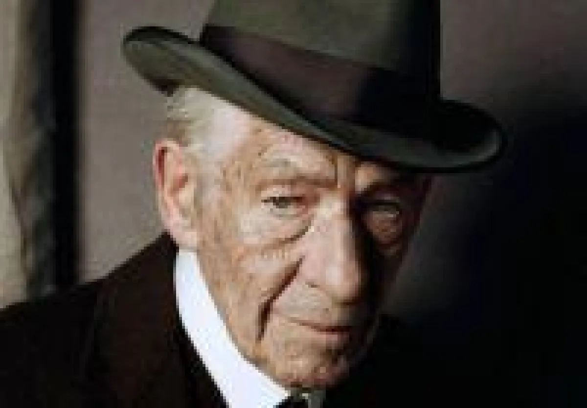 Ian McKellen als 93jähriger Rentner-Sherlock im Kinofilm 