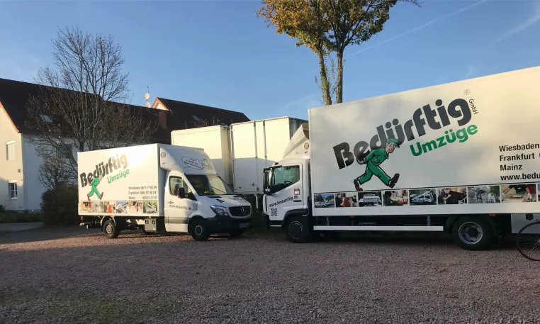 Bild: Bedürftig Umzüge GmbH aus Wiesbaden feiert das 30 jährige Mitarbeiter Jubiläum von Angela Bedürftig