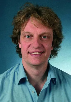 DKP verdreifacht Stimmenzahl. Spitzenkandidat Rainer Perschewski: Erfolg auf bescheidenem Niveau Bild: DKP verdreifacht Stimmenzahl. Spitzenkandidat Rainer Perschewski: Erfolg auf bescheidenem Niveau