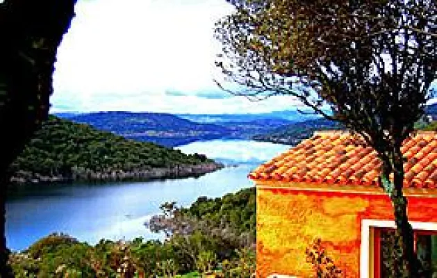 Bild: Hotel Aldiola **** in Sant’Antonio di Gallura - Charmantes Landhotel mit Seeblick in einzigartiger Landschaft