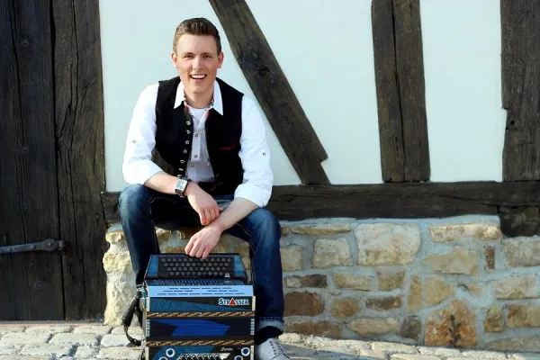 Bild: „Liebe Total“ das neue, tolle Album von Simon Wild