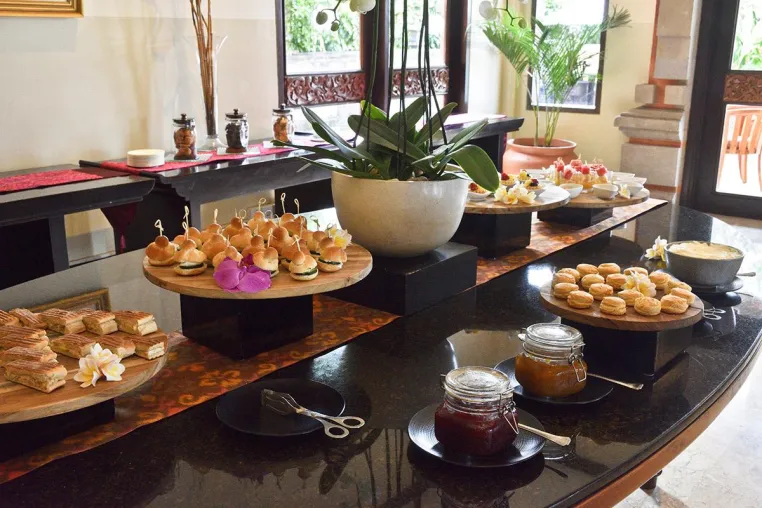 Bild: Mit erweiterten Ayodya Palace Leistungen setzt das Ayodya Resort Bali neue Maßstäbe für königlichen Service