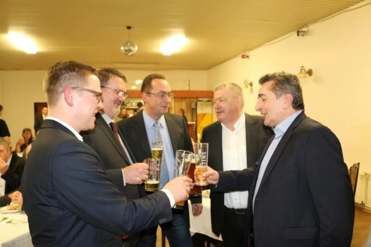 Auf einen geglückten Abend!
