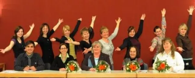 Bild: Zum Landesgartenschau-Lied der 5. Sächsischen Landesgartenschau 2009 gibt es seit Sonntag eine Showtanzgruppe