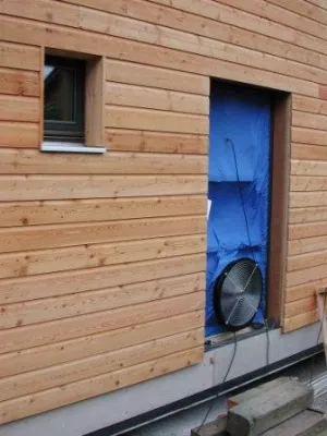 Bild: Holzfertighaus muss luftdicht sein: Blower-Door-Test gibt Sicherheit