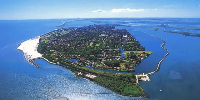 Der Ball nimmt Schwung auf Italien Bild: Der Ball nimmt Schwung auf Italien