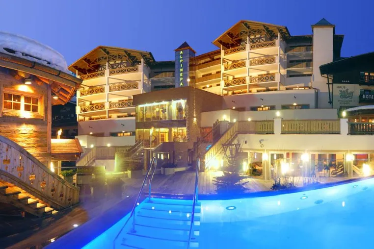 Bild: Tradition und Moderne: Hotel Alpine Palace in Saalbach Hinterglemm