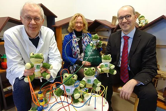 „HerzSparen" der PSD Bank festigt Kinderherz-Forschung am UKSH Kiel Bild: „HerzSparen" der PSD Bank festigt Kinderherz-Forschung am UKSH Kiel