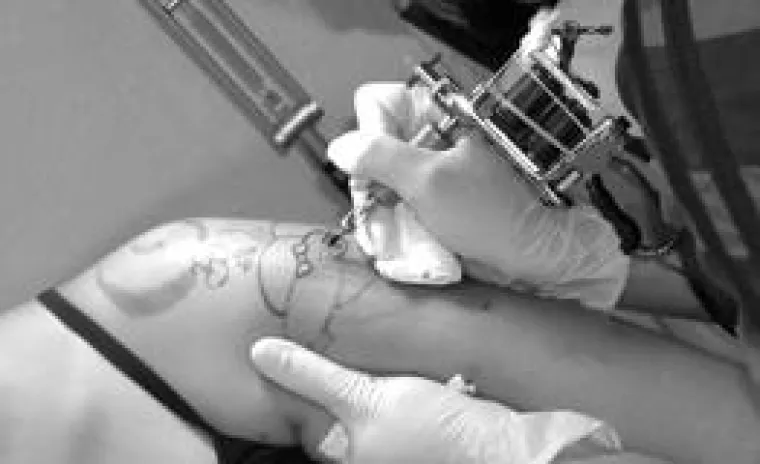 Soll ich oder soll ich nicht? Aufklärung in Sachen Tattoo & Piercing Bild: Soll ich oder soll ich nicht? Aufklärung in Sachen Tattoo & Piercing