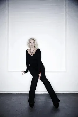 Bild: Kim Wilde - Come Out and Play Live – Tour 2011