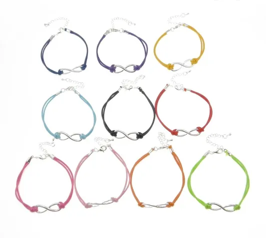 Bild: Infinity Armband - das Unendlichkeitszeichen steht für Unzertrennlichkeit und ewige Freundschaft
