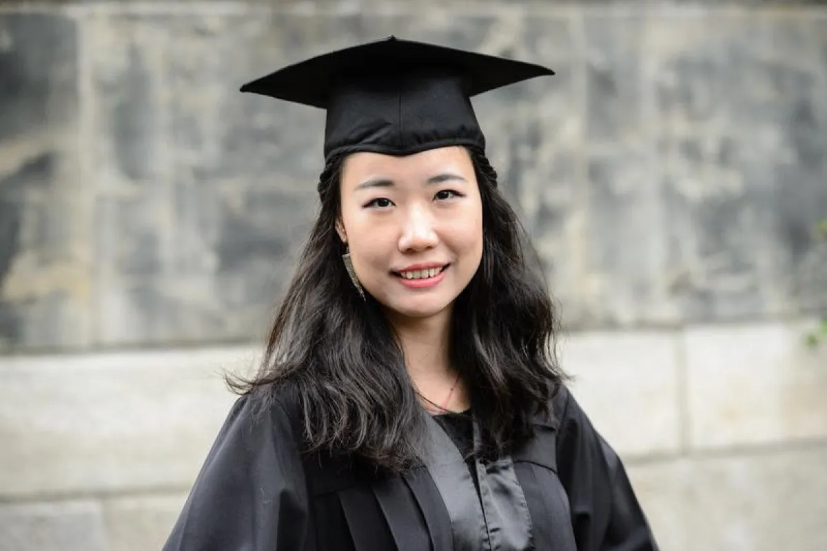 Yang Song, 27, from China, was awarded the EUR 1,000 endowed prize of the German Academic Exchange Service (DAAD) during the 2017 HHL graduation ceremony in Leipzig/Germany. Photo credits: HHL. ()