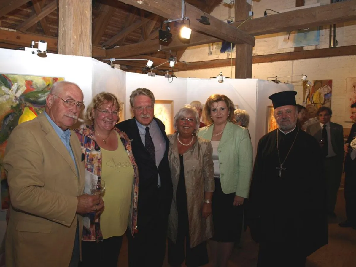v.l.: Journalist Klaus Below, Bezirksrätin Barbara Kuhn, Landtagsabgeordneter und Staatsminister Dr. Otmar Bernhard, Organisatorin Gisela Mayrhofer-Bernhard, Generalkonsulin Anna Korka und Erzpriester