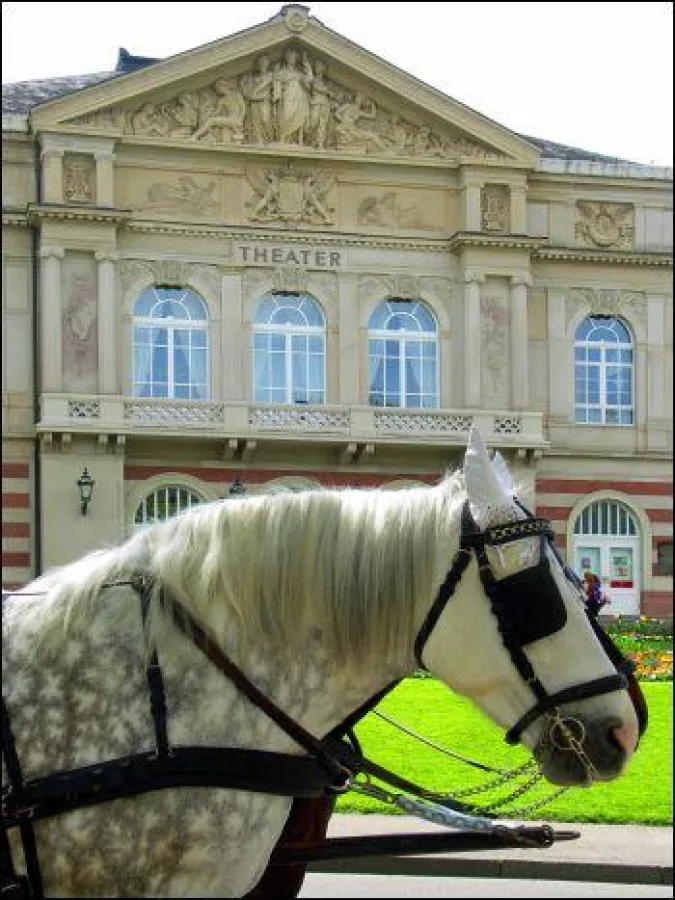 Theaterfest Baden-Baden ohne Scheuklappen - aber dafür für die ganze Familie