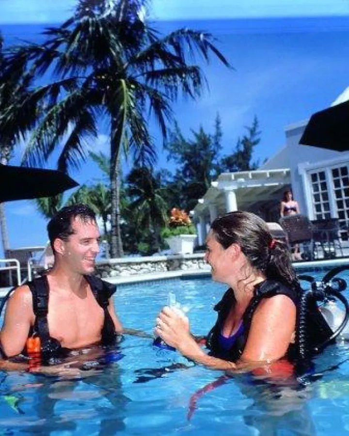 Schnuppertauchen im Pool